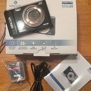 LIKE NEW Minolta MND20 Black Digital Camera